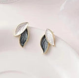 UNI-10311 - Black Leaves Gold - Earring