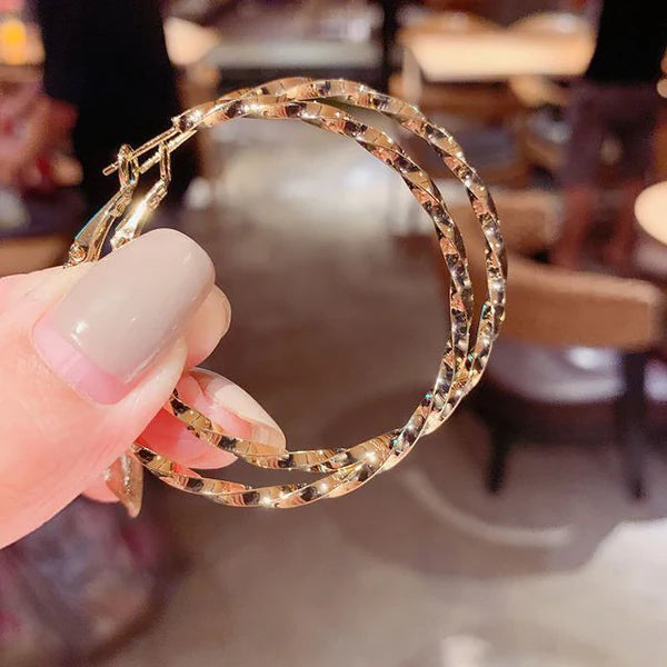 UNI-10092 - Twisted Hoop Gold - Earring